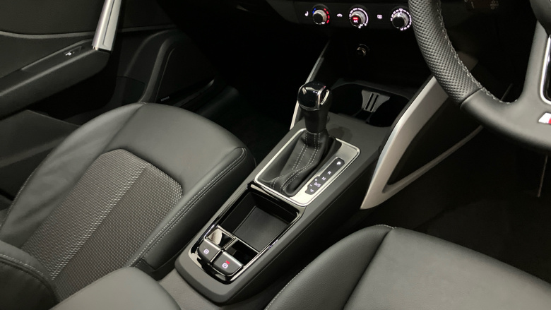 Audi Q2 35 TFSI S Line 5dr S Tronic [Tech] Petrol Estate